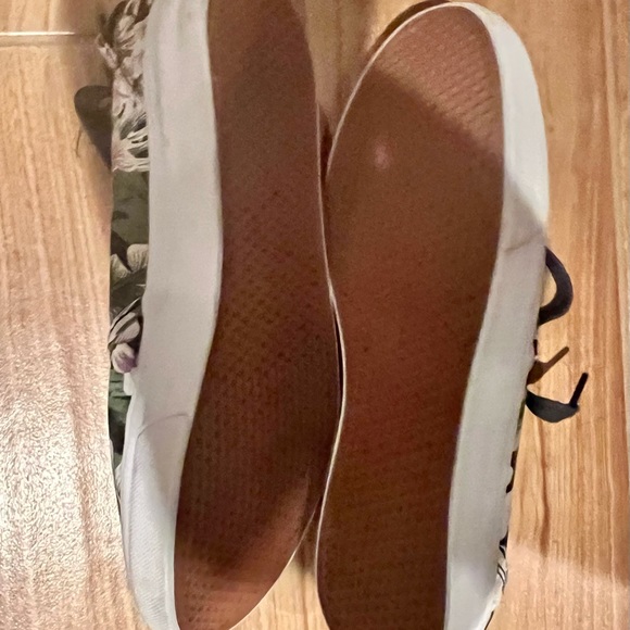 Vans Hawaiian print women’s 9.5 New without box - Picture 4 of 5